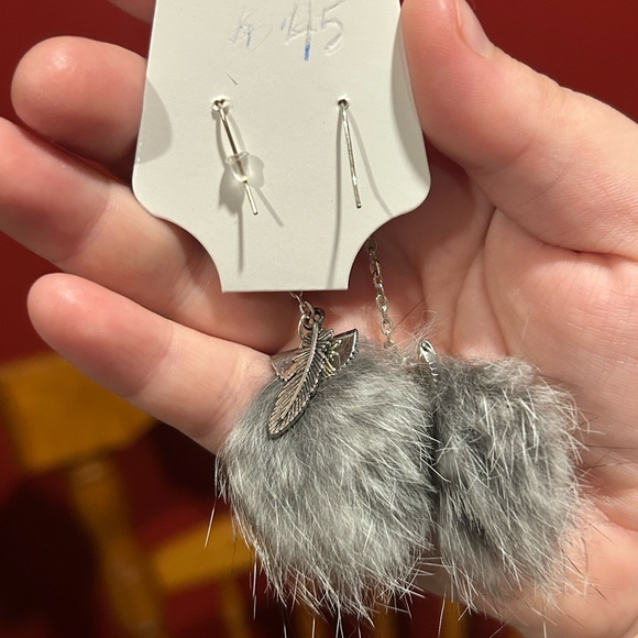 Handmade rabbit fur earrings - Picture 2 of 3